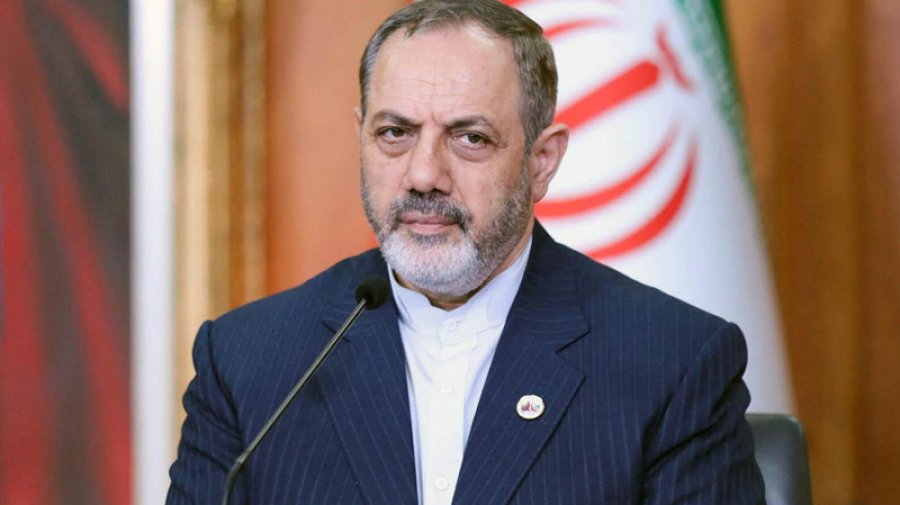 ইরানে হামলায় প্রতিরক্ষামন্ত্রী ও আইআরজিসি কমান্ডার নিহতের দাবি, পাল্টা হামলায় উত্তেজনা