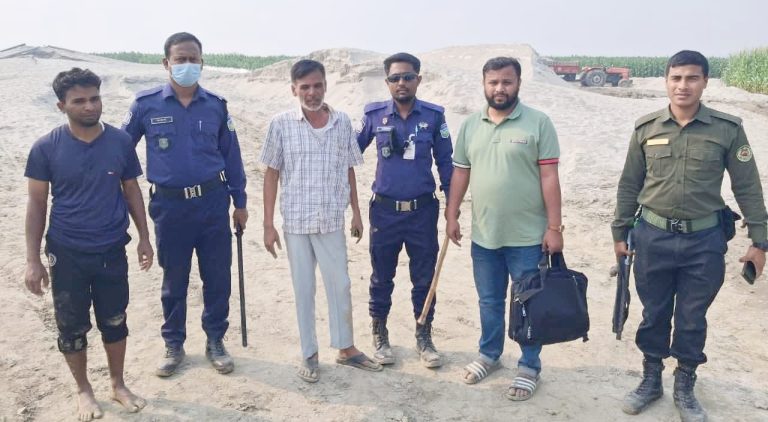 দেওয়ানগঞ্জ উপজেলাে অবৈধ বালু উত্তোলন: দুইজনের কারাদণ্ড ও জরিমানা